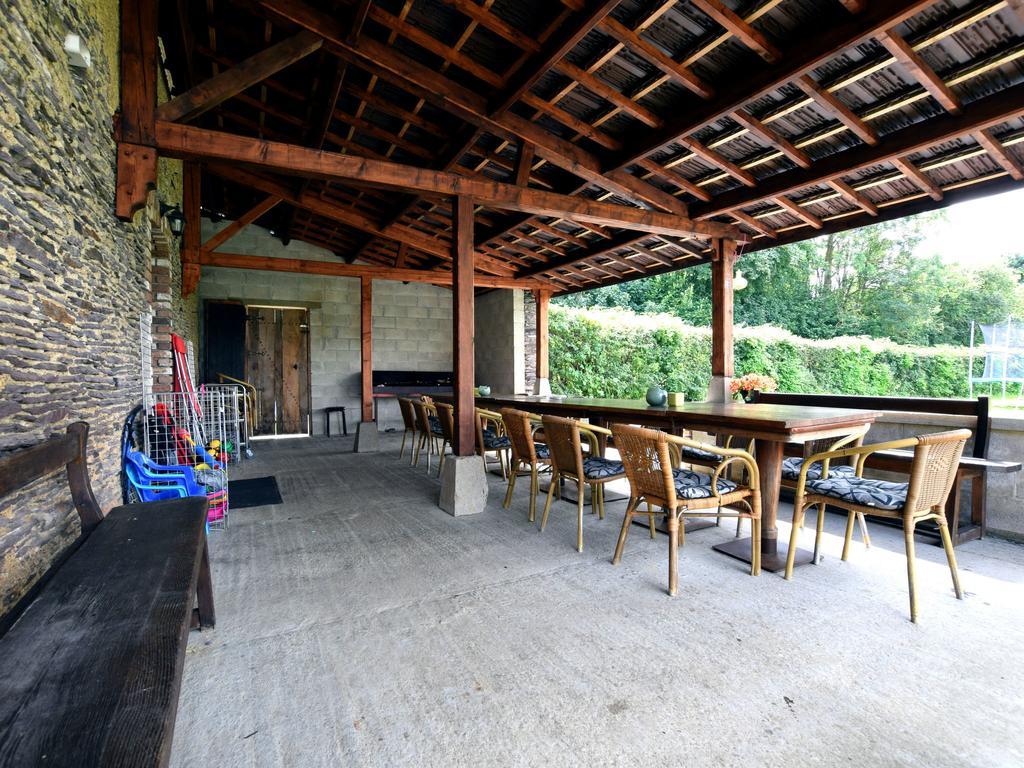 Spacious Holiday Home In Lierneux With Garden Eksteriør billede