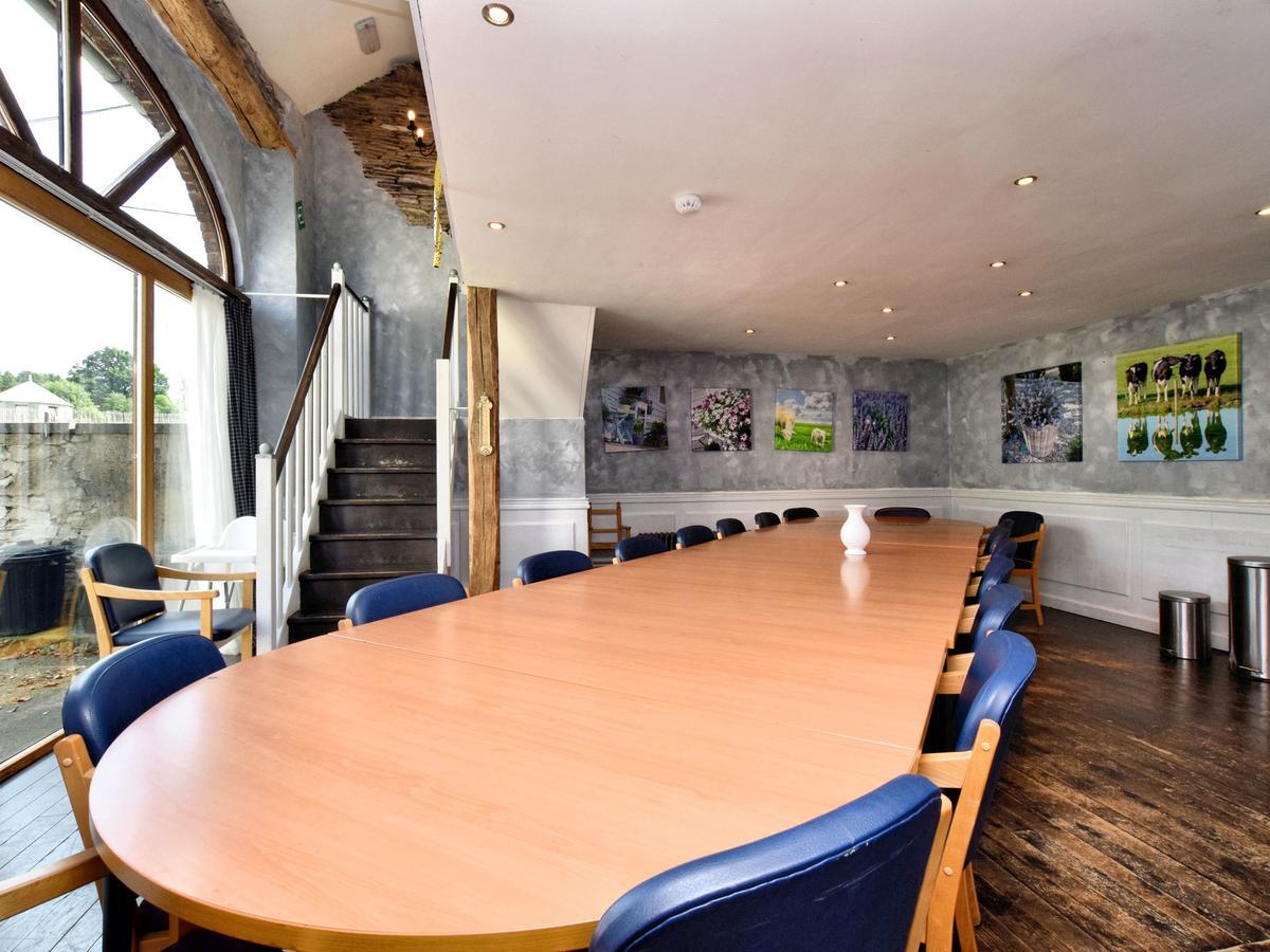Spacious Holiday Home In Lierneux With Garden Eksteriør billede