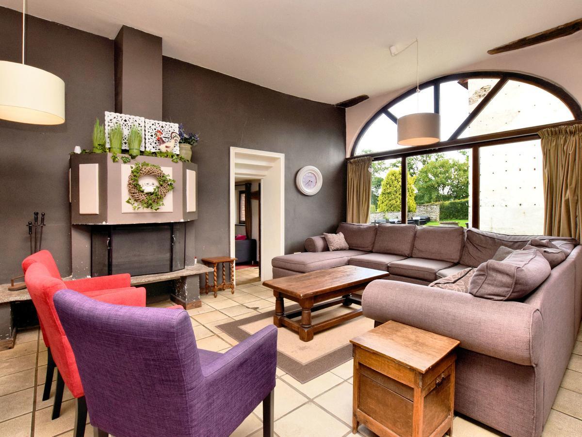 Spacious Holiday Home In Lierneux With Garden Eksteriør billede