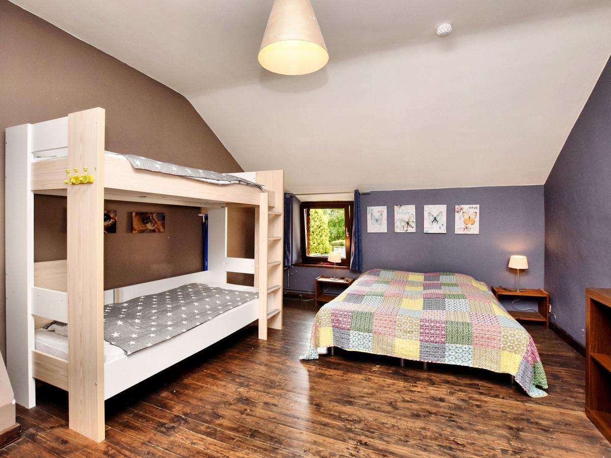 Spacious Holiday Home In Lierneux With Garden Eksteriør billede